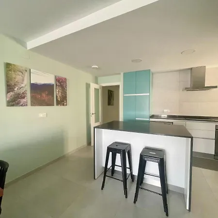 Beautiful Seafront Apartment *