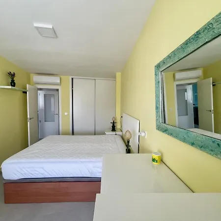Beautiful Seafront Apartment Apartment