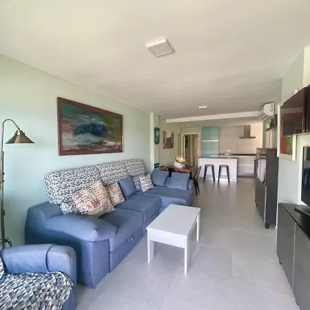 Beautiful Seafront Apartment