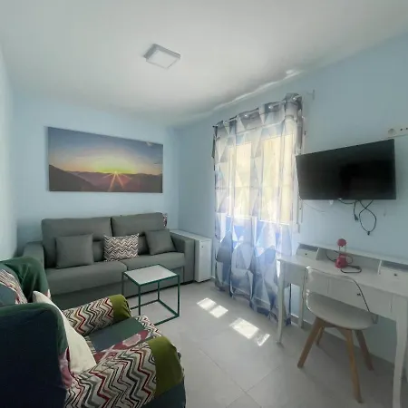 Beautiful Seafront Apartment *